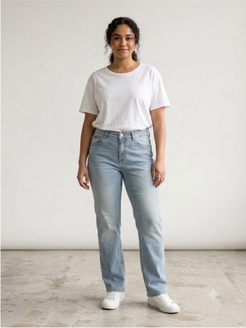 CAMBIO Jeans Sharon Light Wash Distressed Straight Leg